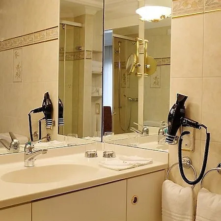 Al Porto Hotell 3*